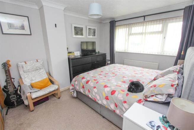 Bedroom 1.jpg