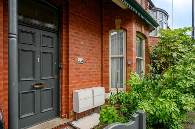 2 bed Apartment for sale Image 11