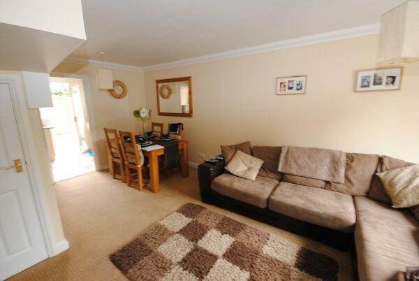 25 Luxford Place din