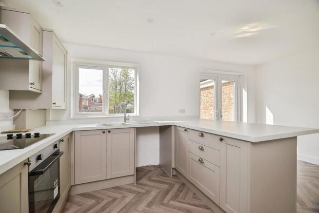 3 bed Semi-Detached for sale Image 8