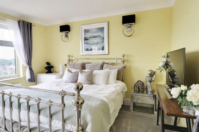 Bedroom 2 (Double)