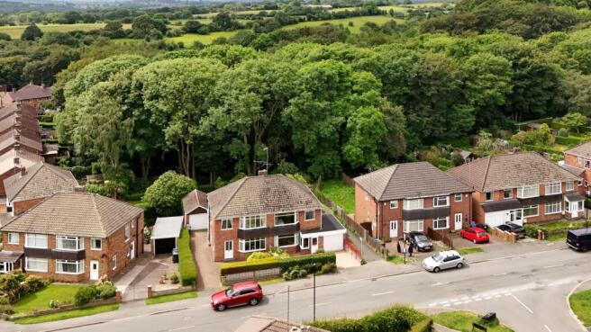 3 bed Semi-Detached for sale Image 2