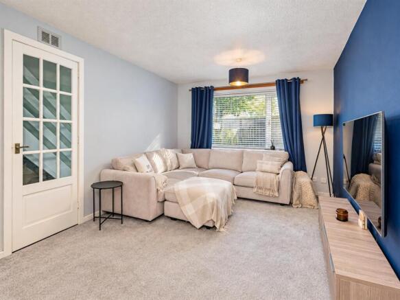101 Coronation Way Montrose-3.jpg