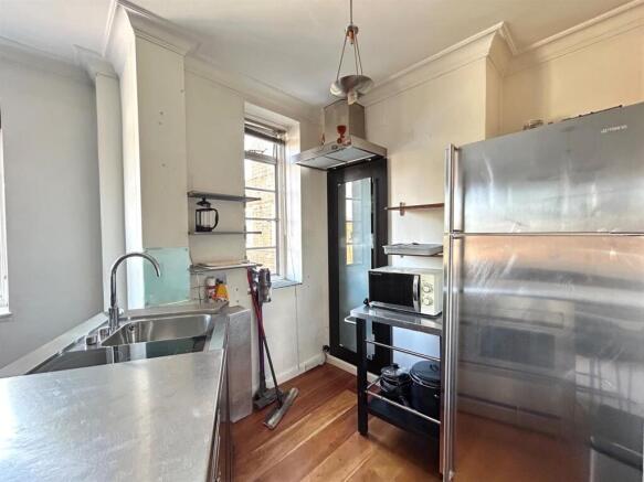 Kitchen 0.jpg