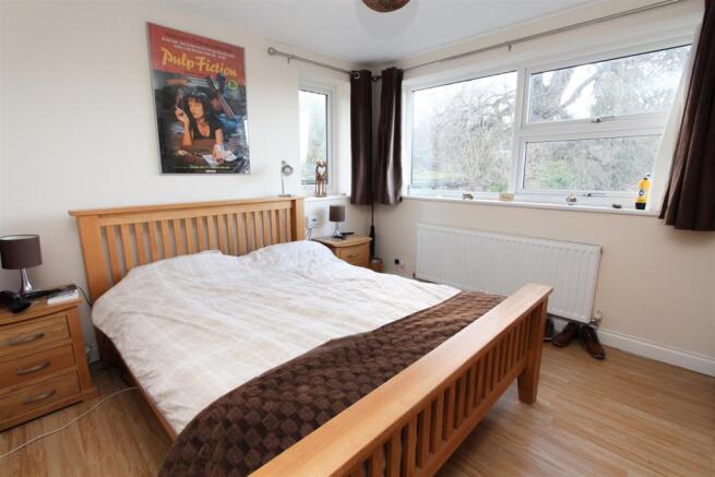 bedroom1.jpg