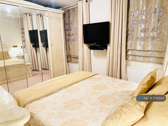 Master Bedroom With King Size Bed