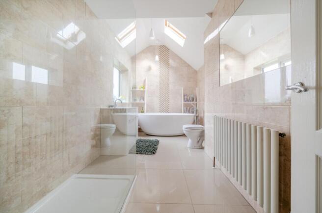 EweMove Harrogate Bathroom1