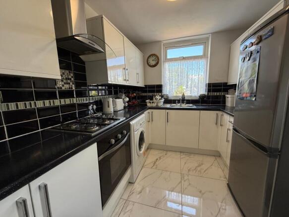 3 bed Detached for sale Image 6