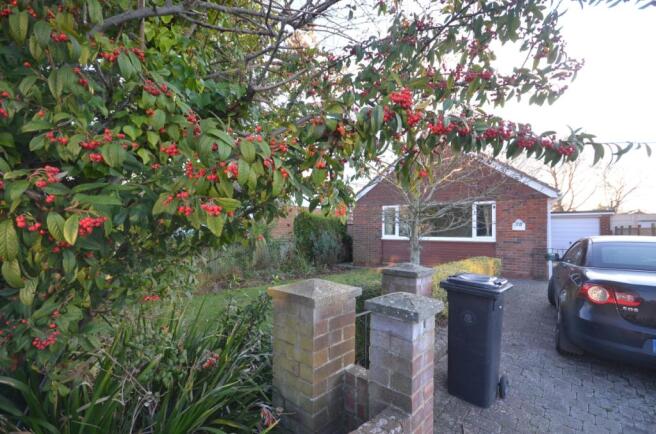 Barker close main