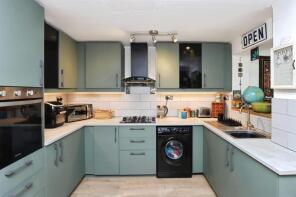 42, Sherbourne Avenue, Chesterfield S41 8TL