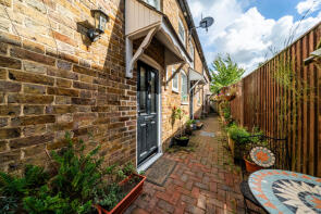 37b, Bridge Street, Leatherhead KT22 8BN