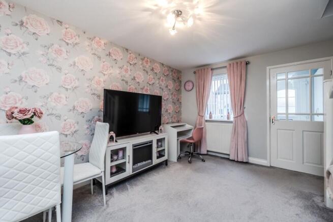 8MilecastleCourtNE52PA-11