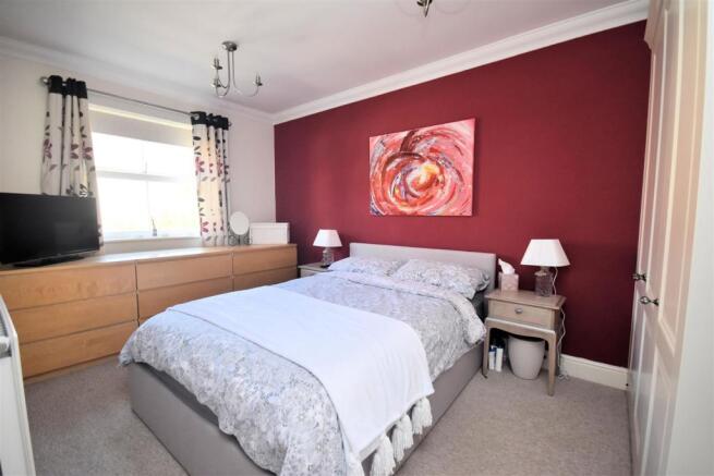 Bed 1.jpg