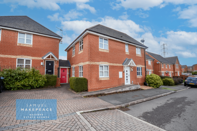 Well Presented Two Bedroom First Floor Flat