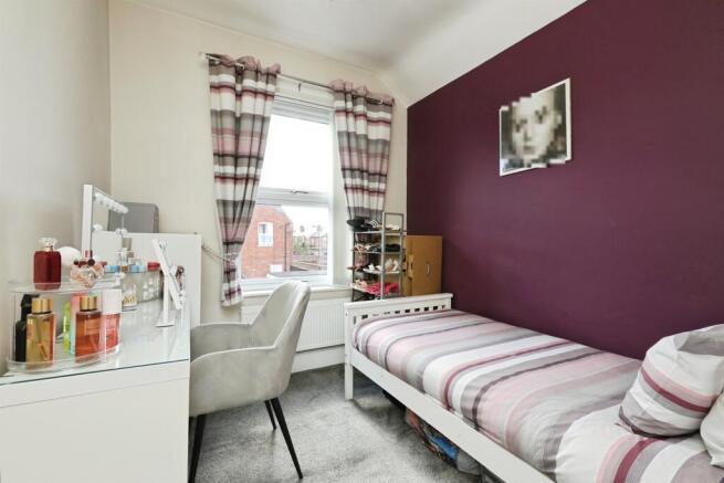 3 bed Terraced for sale Image 12