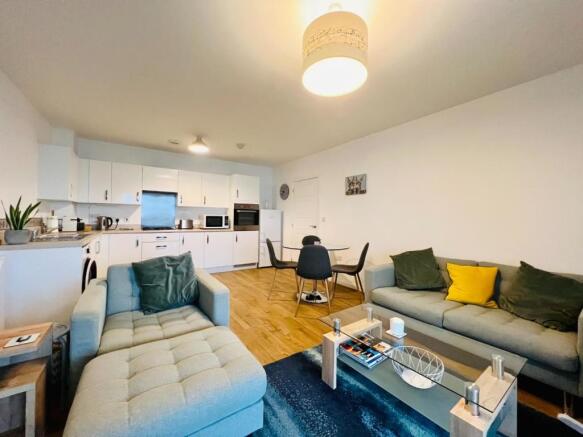 OPEN PLAN SITTING ROOM