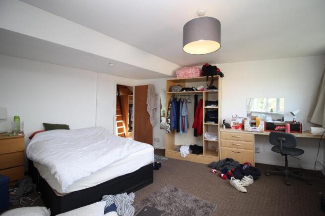 7 bed End of Terrace to rent Image 9