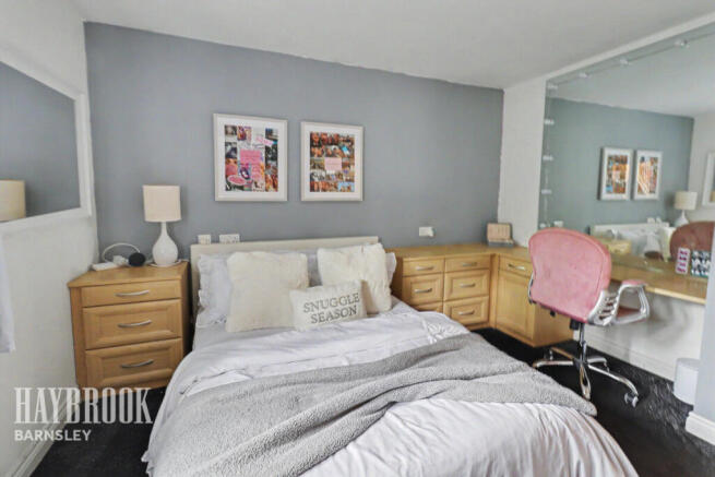 3 bed Semi-Detached for sale Image 9
