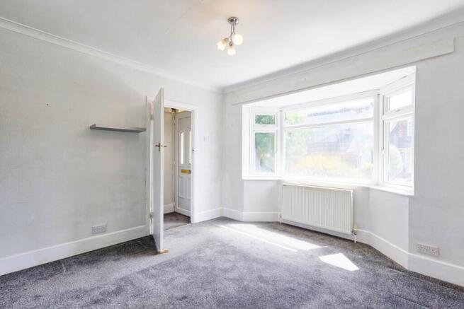Glenmere Park Avenue, Thundersley photo 4