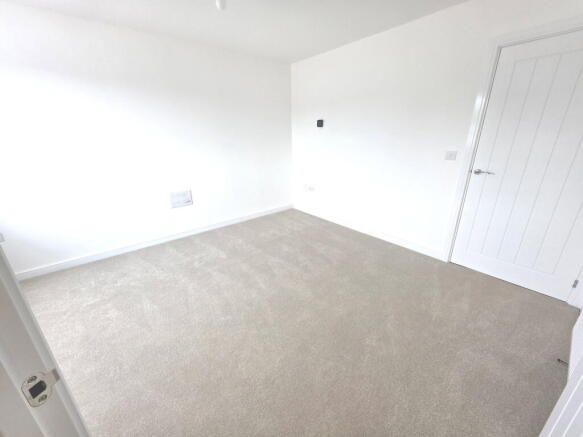 3 bed Semi-Detached for sale Image 5