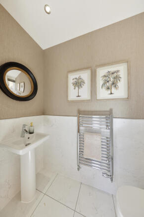 4 bed Detached for sale Image 11