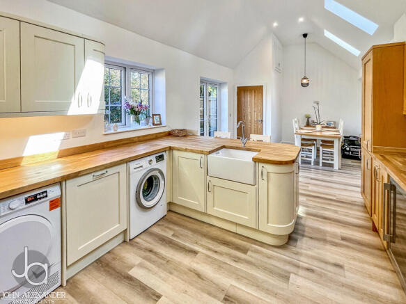 20250301_11123671...