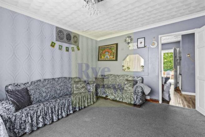 56 Spearing Rd, HP12 3JR (LOW RES)-5.jpg