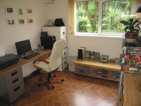 Photo 8