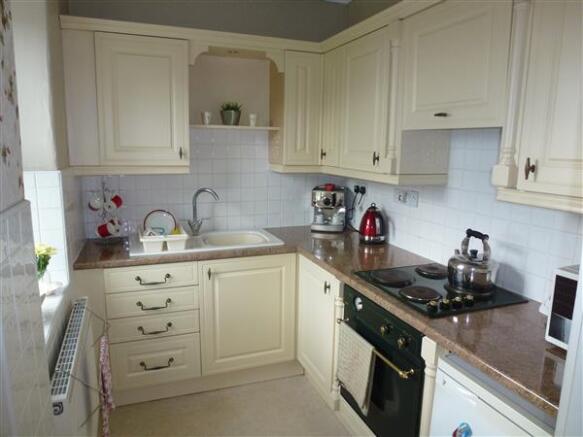 KITCHEN :