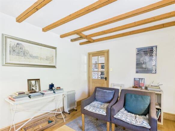 SITTIN ROOM
