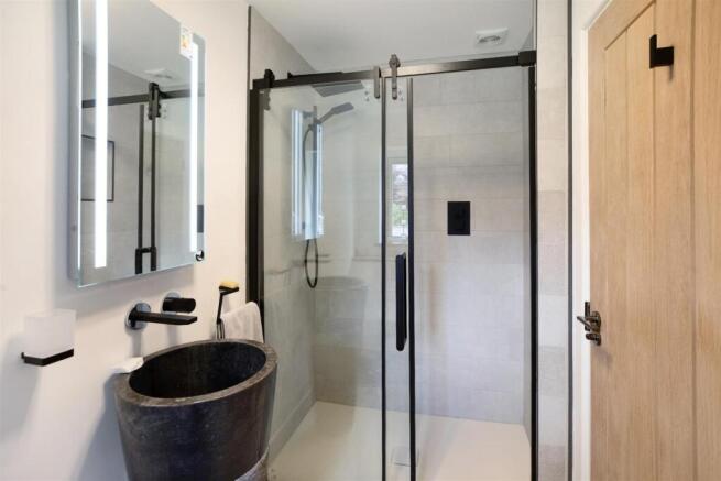 Bedroom 2 Ensuite