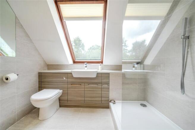 4 bed Detached for sale Image 11