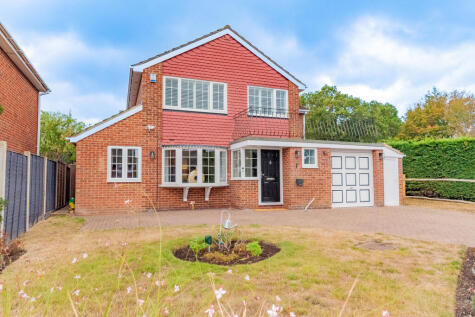 Turnstone End, Yateley, Hampshire, GU46