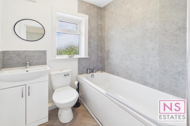 3 bed Semi-Detached for sale Image 11