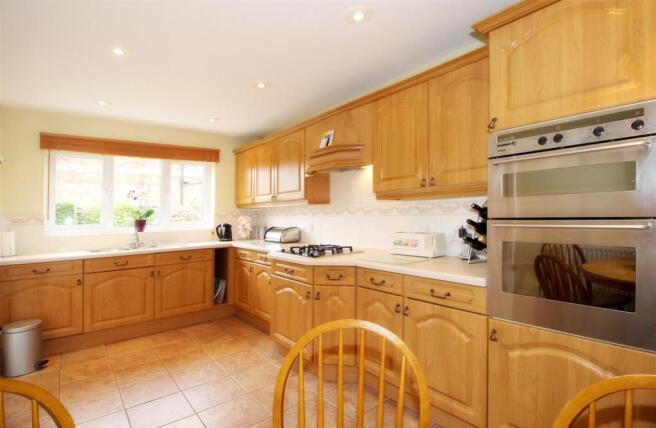6009_Fern Close.jpg