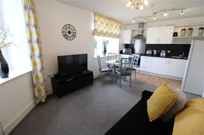 2 bed Apartment for sale Image 4