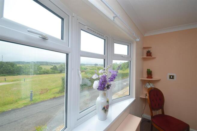 Folly Lane, Whippingham photo 4