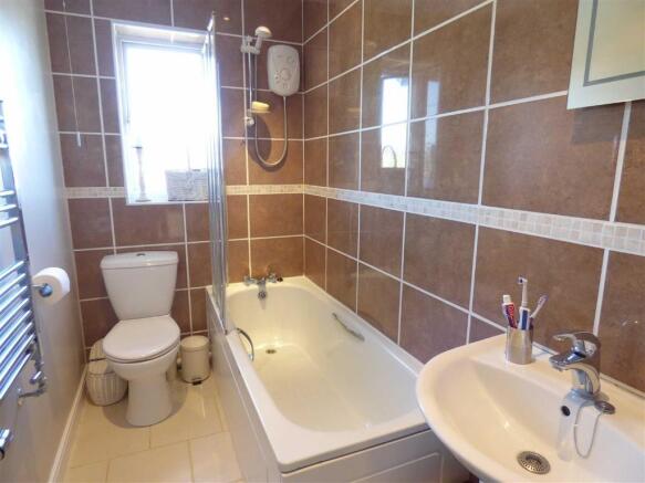 MODERN BATHROOM