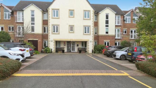 2 bed Apartment for sale Image 4