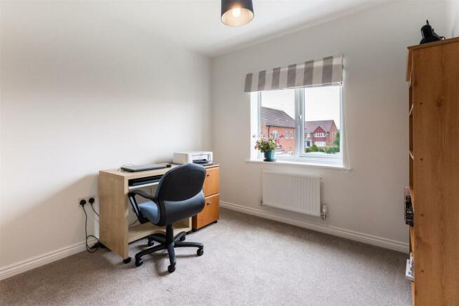 Priors Grove Close-9.jpg