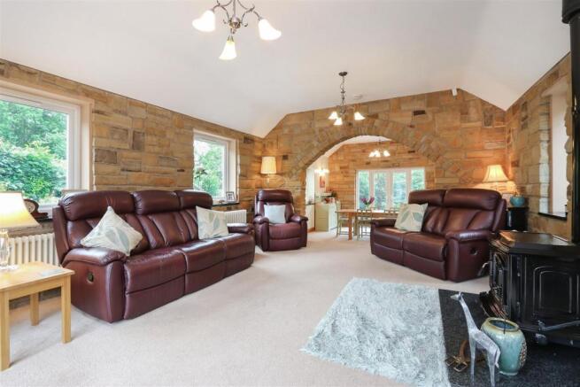 Living Room2.jpg