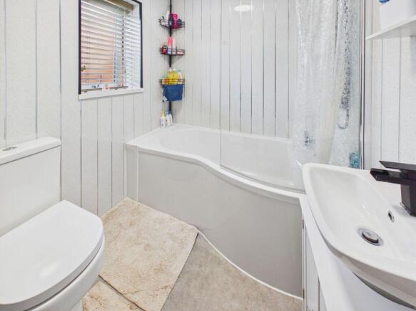 3 bed Terraced for sale Image 4