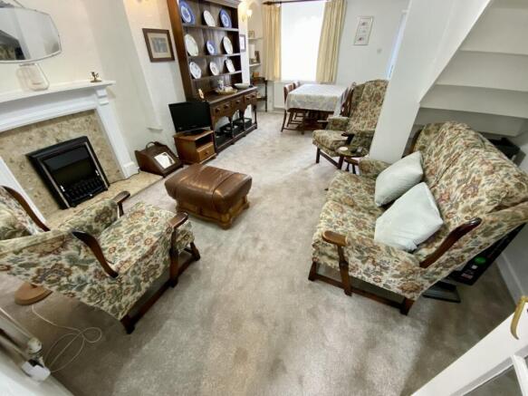 Lounge/Dining Room