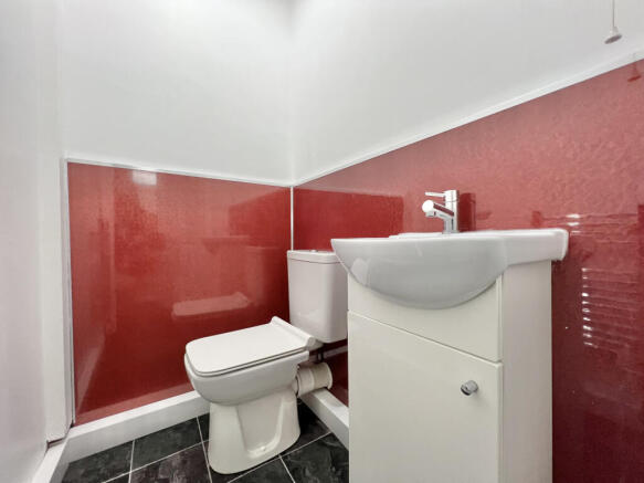 3 bed Terraced to rent Image 4