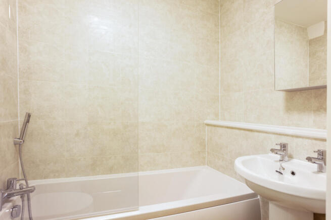 Flat 60, Carrara Wha