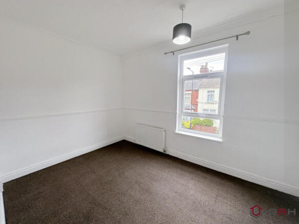 2 bed Terraced to rent Image 5