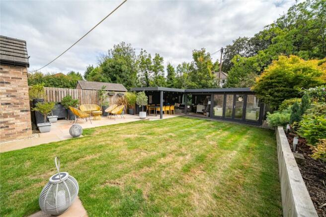 5 bed Detached for sale Image 5