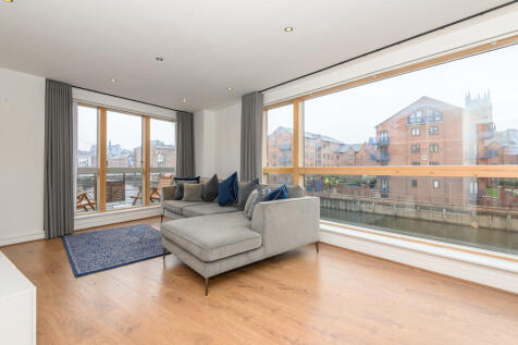 Admiral Court, Brewery Wharf