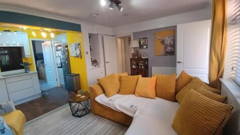 Deansway, Woodloes Park, Warwick