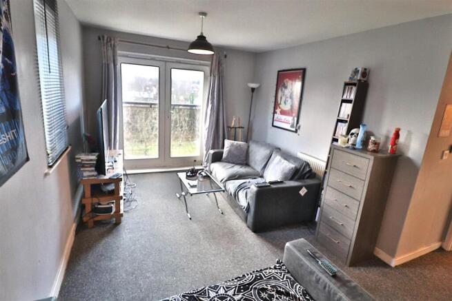 OPEN PLAN LOUNGE/DINING AREA